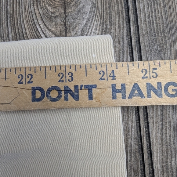 Lauren Ralph Lauren Chino Khaki Pants Size 4 With 2 Tiny Bleach Spots On Leg - Picture 13 of 14